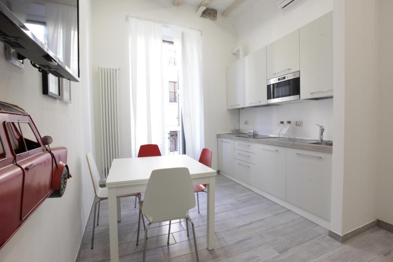 Amazing Apartment In City Center With Balcony Milano Exterior foto