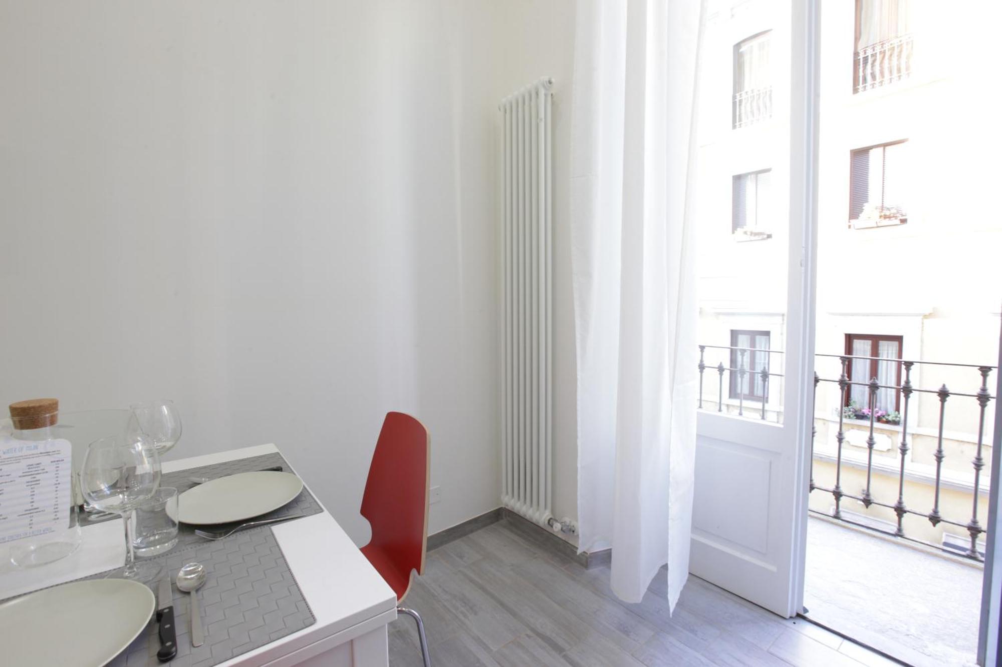 Amazing Apartment In City Center With Balcony Milano Exterior foto